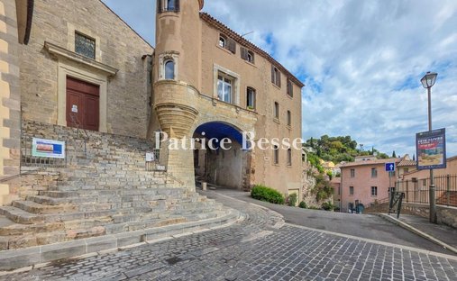 House in Toulon, Provence-Alpes-Côte d'Azur, France 1