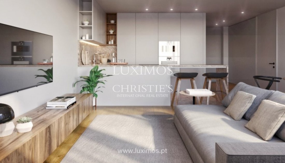 Apartment in Mafamude e Vilar do Paraiso, Porto District, Portugal 1 - 15941469