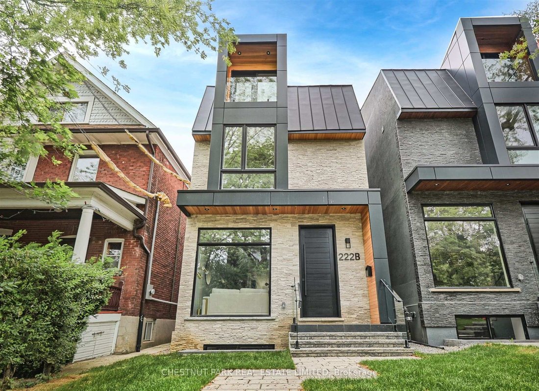 House in Toronto, Ontario, Canada 1 - 15944674