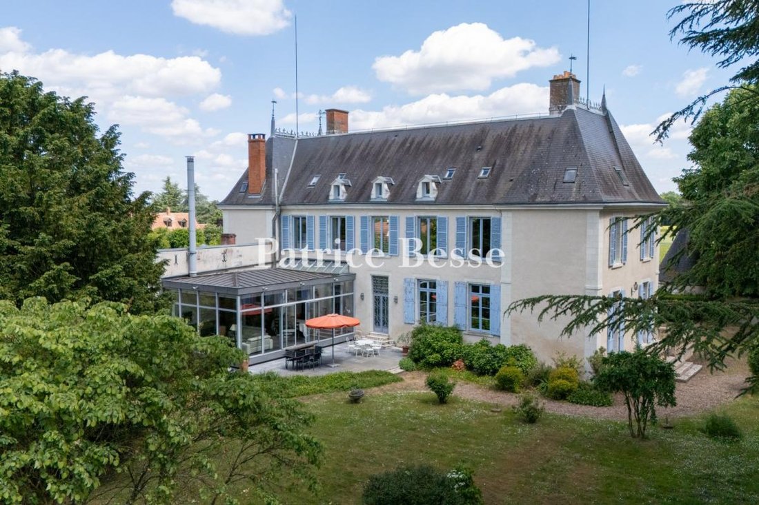 Le Rêve des Vignes: A Restored Loire Château Veiled in Wine & Whispers