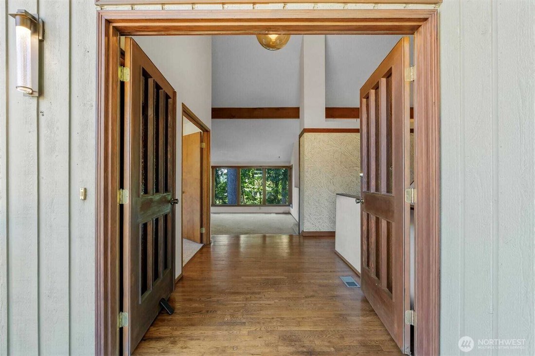 Single Family For Sale In Bellevue - 1100xxs