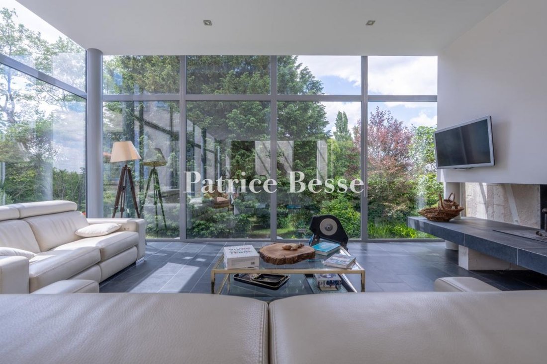 Le Rêve des Vignes: A Restored Loire Château Veiled in Wine & Whispers - 5