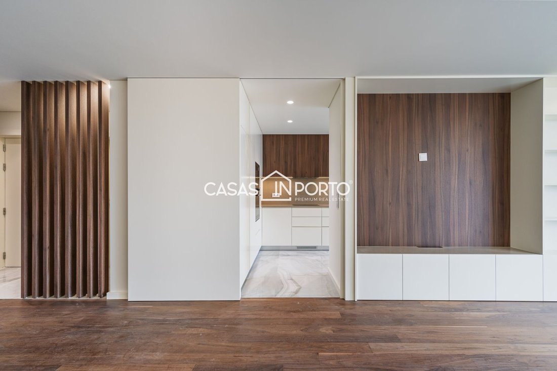 Apartment in Mafamude e Vilar do Paraiso, Porto District, Portugal 5 - 15942865