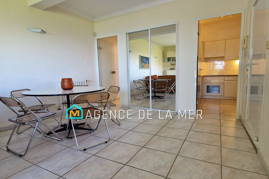 Villa in Théoule-sur-Mer, Provence-Alpes-Côte d'Azur, France 5 - 15941248
