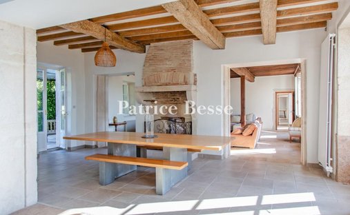 Castle for Sale in Tournus, Bourgogne-Franche-Comté, France