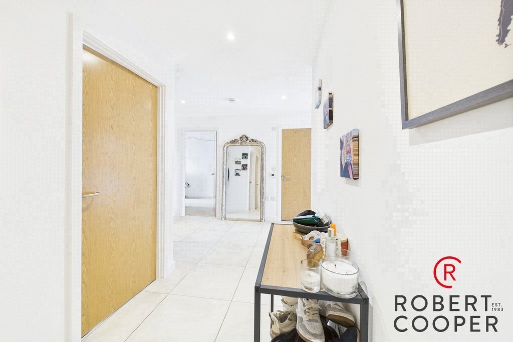 Apartment in Rayners Lane, Harrow, England 5 - 15943963