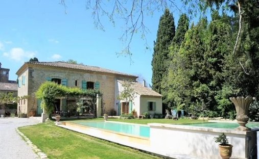 Sale Of Equestrian Estate Aimargues, 260m² 6 Rooms 1,050,000€ With Swimming Pool