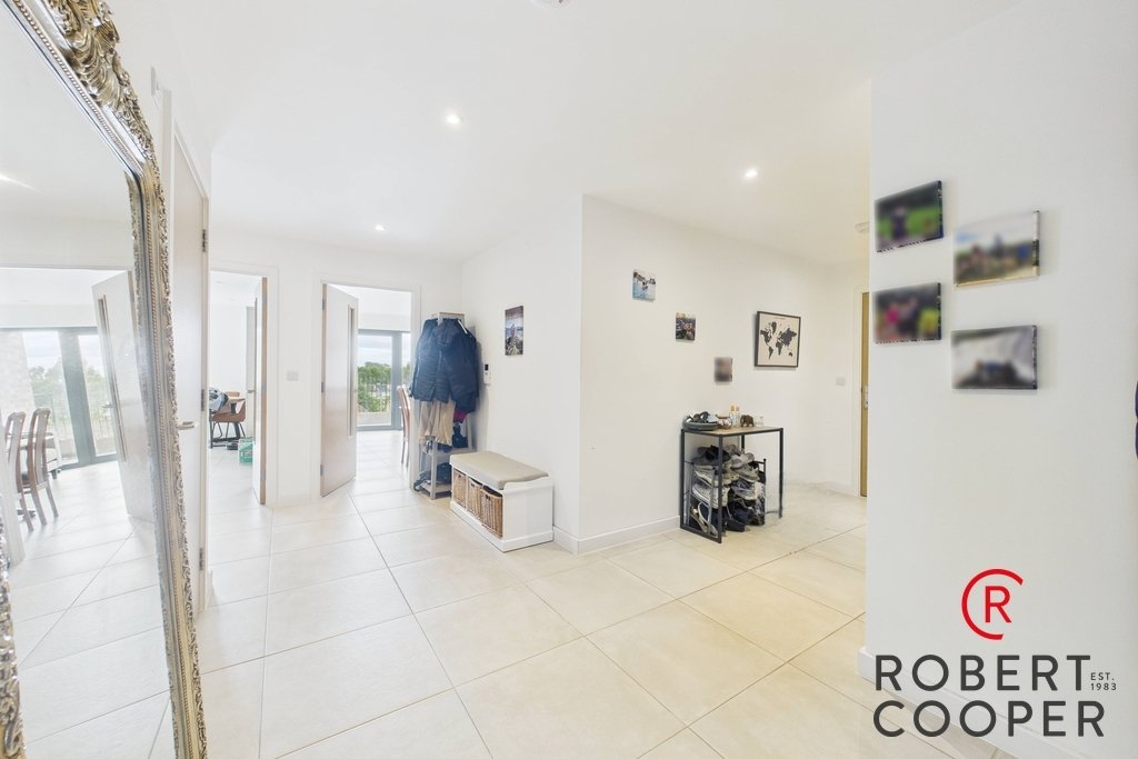 Apartment in Rayners Lane, Harrow, England 4 - 15943963