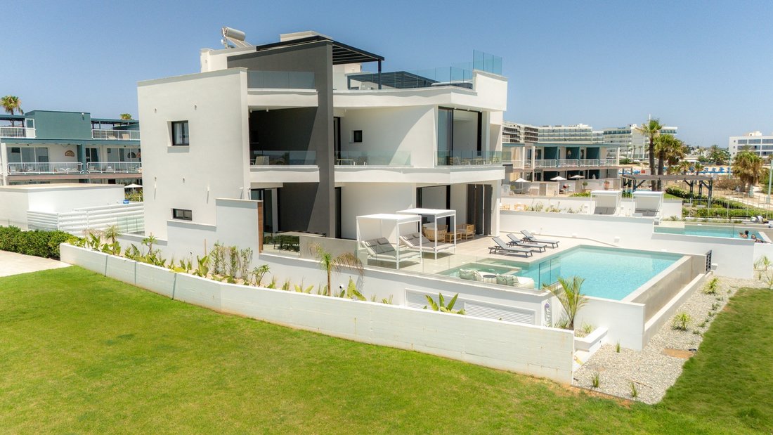 Villa in Ayia Napa, Cyprus 3 - 15945470