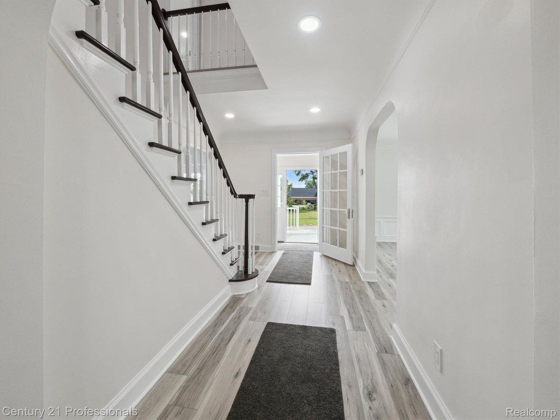 House in Farmington Hills, Michigan, United States 5 - 15947446