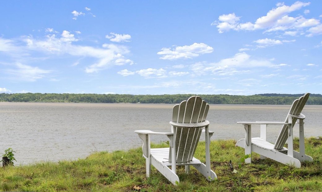Amazing Waterfront Opportunity - 1040x620xc