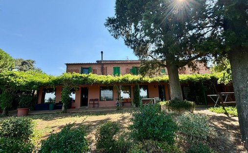 Country House in Peccioli, Tuscany, Italy 1