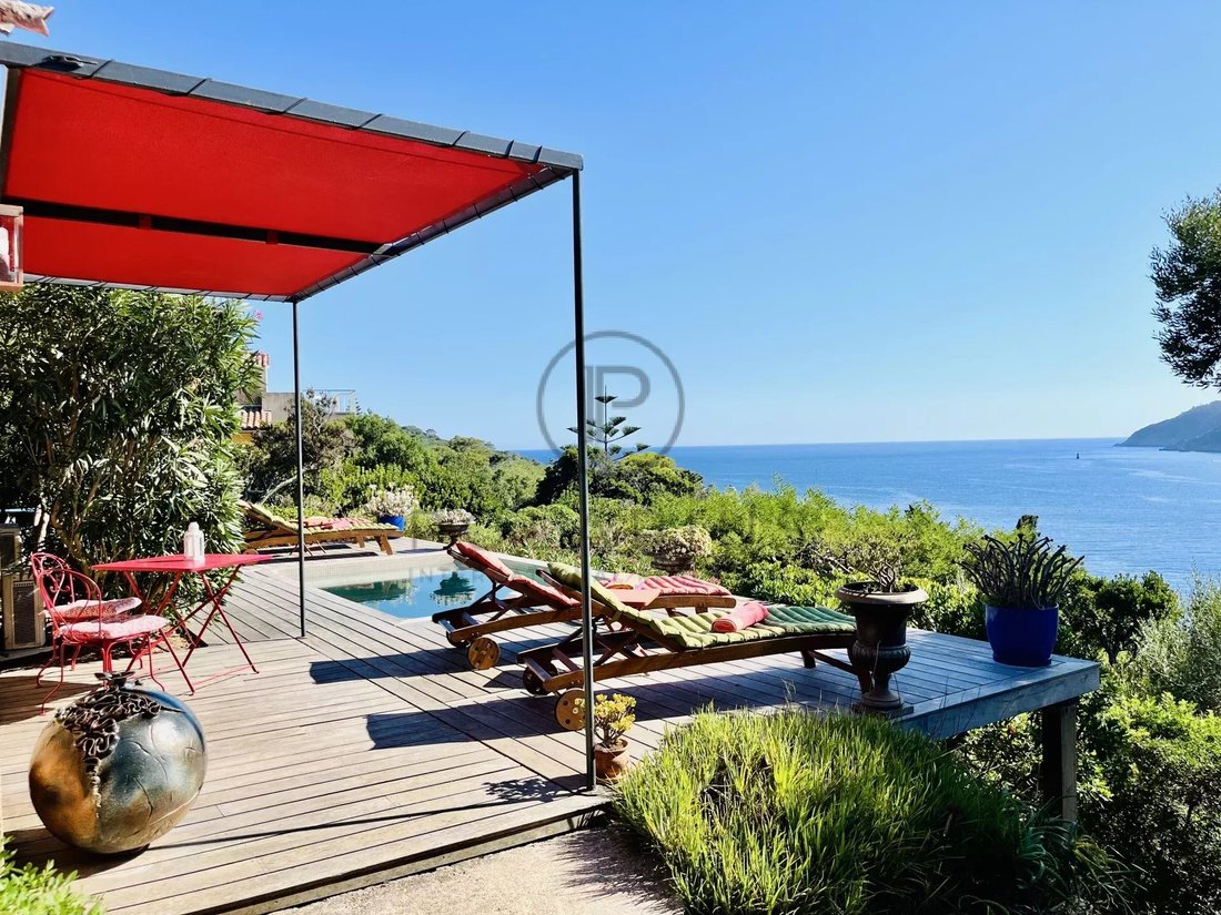 Villa in Île du Levant, Provence-Alpes-Côte d'Azur, France 2 - 15737970