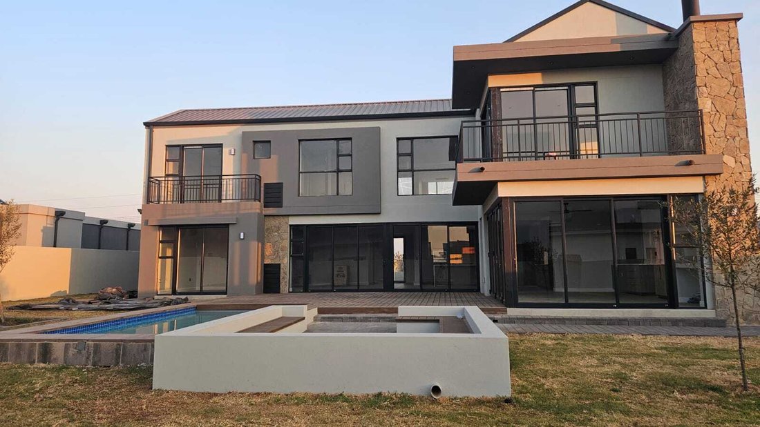 House in Sunderland Ridge AH, Gauteng, South Africa 2 - 15947130