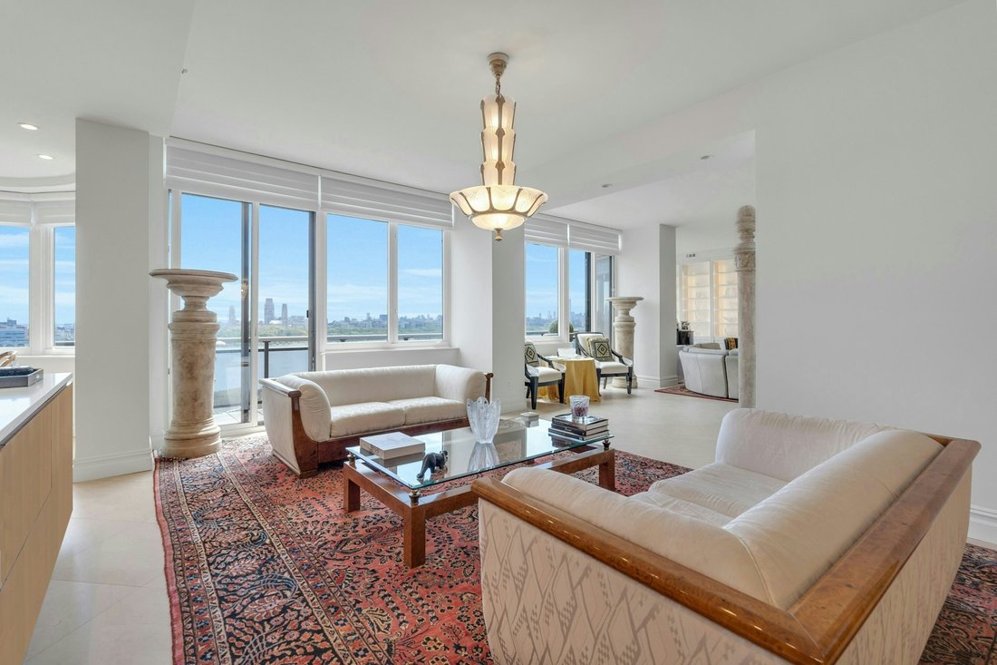 Condo in Cliffside Park, New Jersey, United States 4 - 15727537