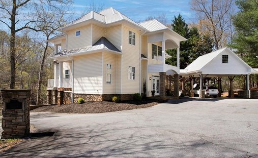House in Hayesville, North Carolina, United States 1