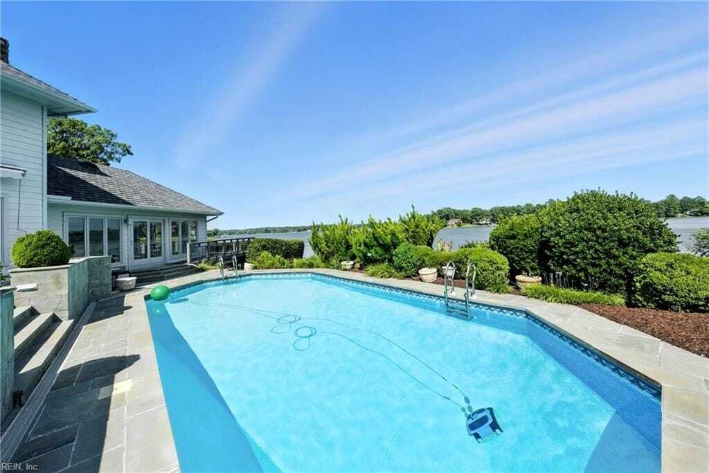 Single Family For Sale In Virginia - 1100xxs