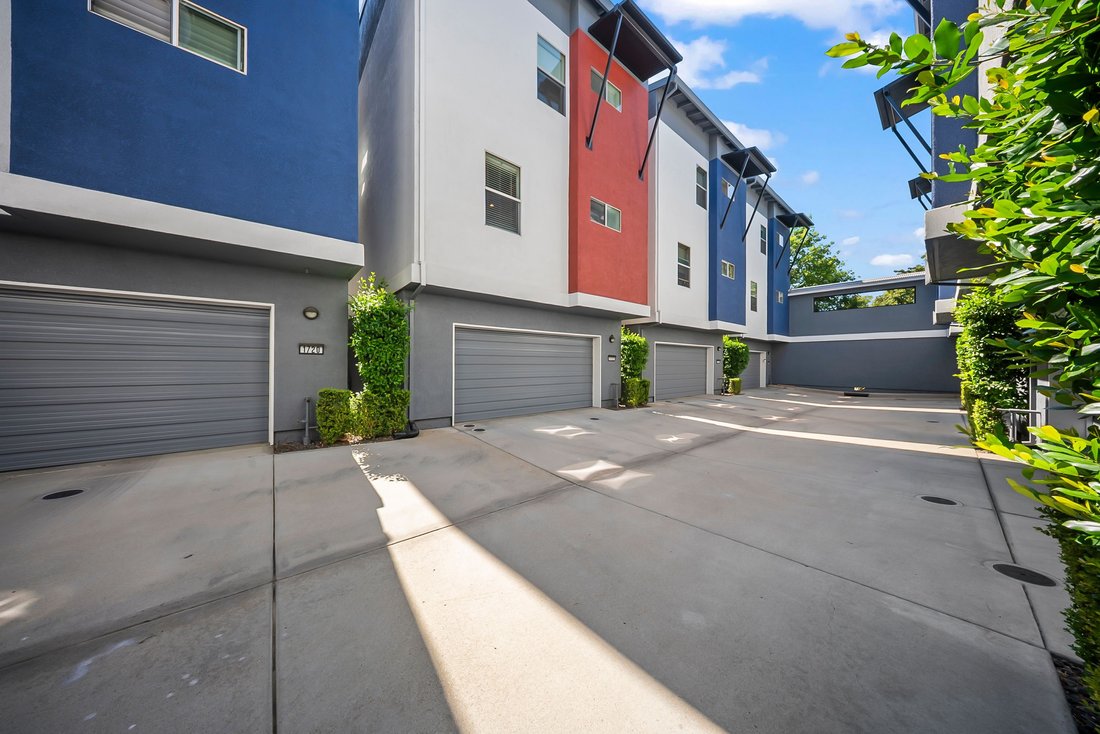 1722 East Socap Walk Sacramento - 1100xxs