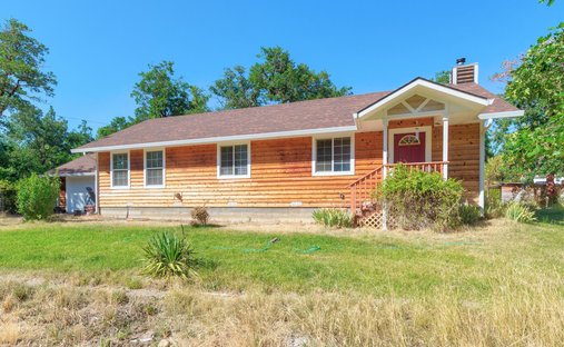 House in Cave Junction, Oregon, United States 1