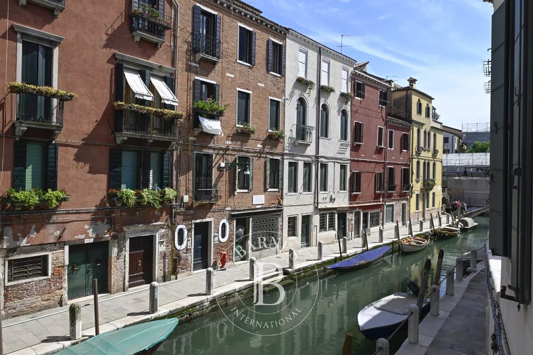 Apartment in Dorsoduro, Venice, Italy 1 - 15841670