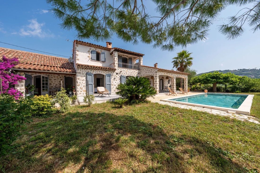 Villa in Grasse, Provence-Alpes-Côte d'Azur, France 2 - 15770447