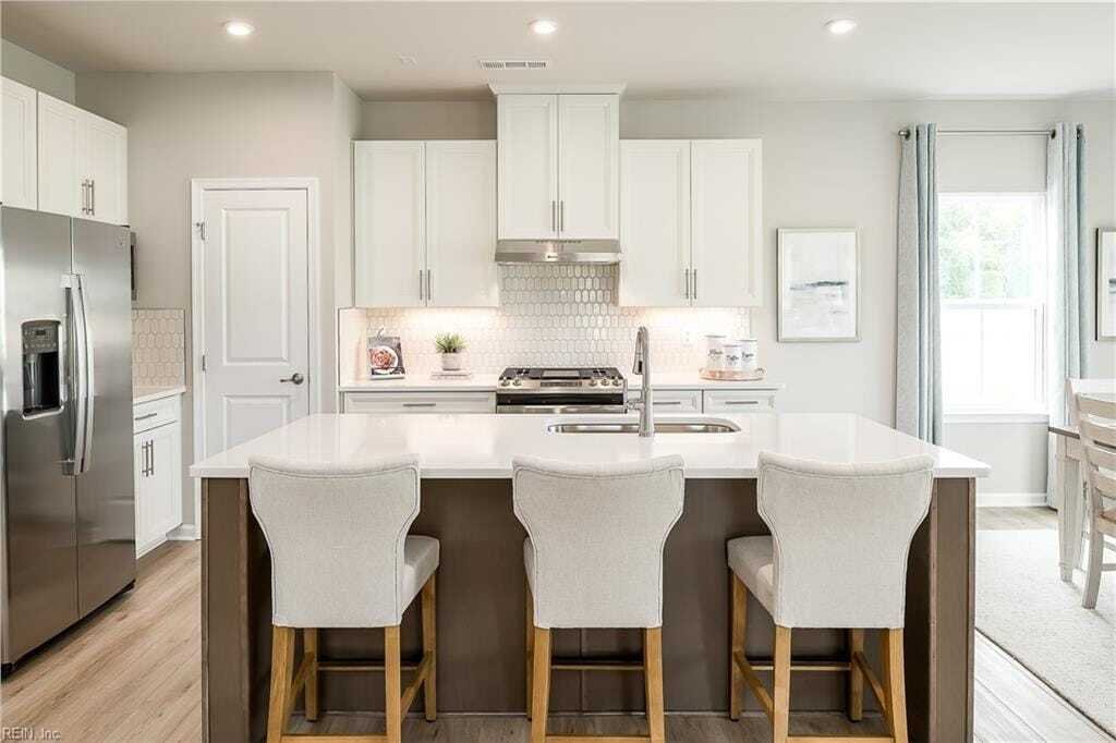 Single Family For Sale In Gloucester - 1100xxs