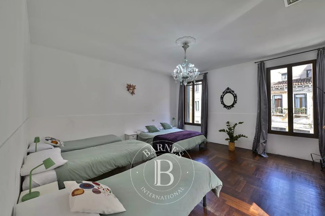Apartment in Dorsoduro, Venice, Italy 3 - 15841670