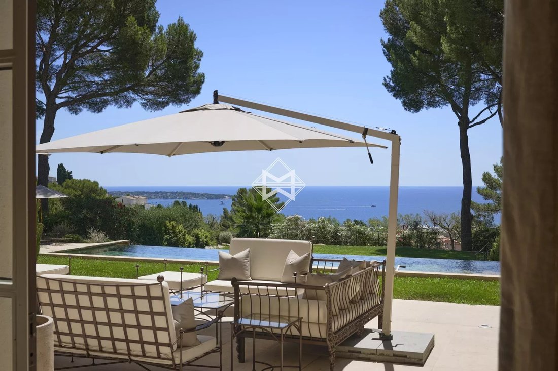 Villa in Cannes, Provence-Alpes-Côte d'Azur, France 3 - 15946319
