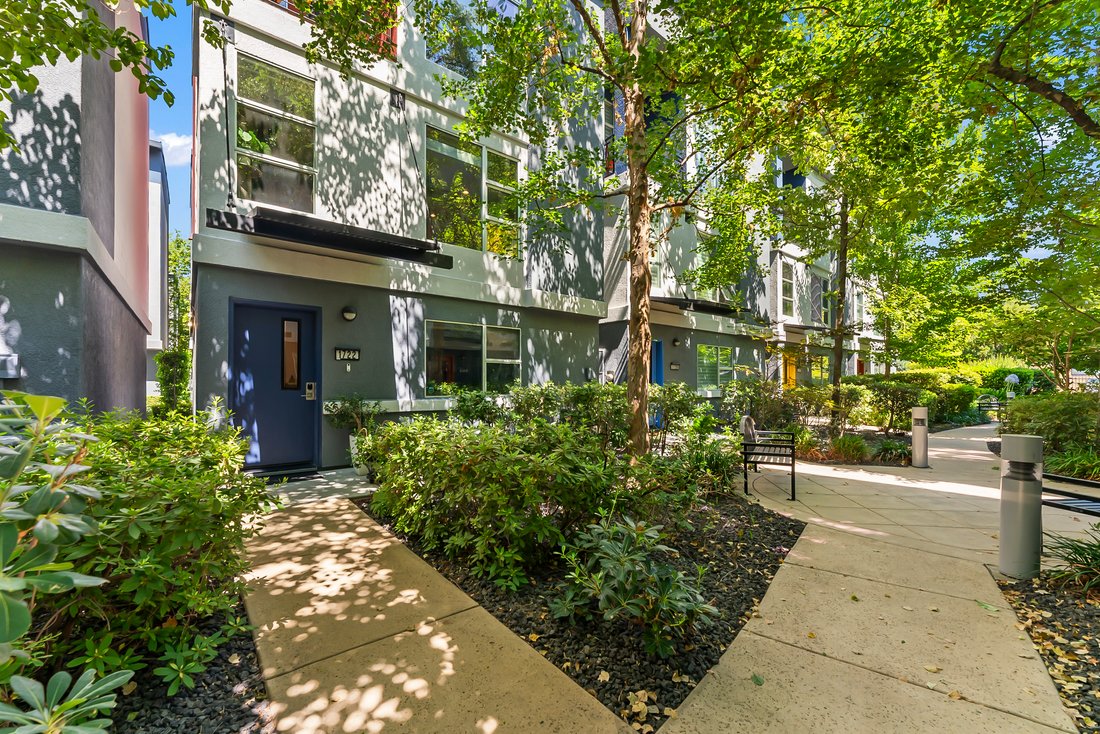 1722 East Socap Walk Sacramento - 1100xxs