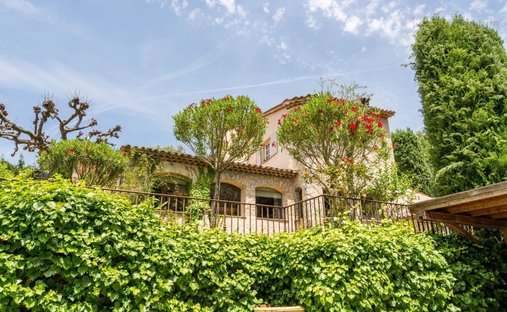 Villa in Les Indes les-Groulles, Mouans-Sartoux, France 1