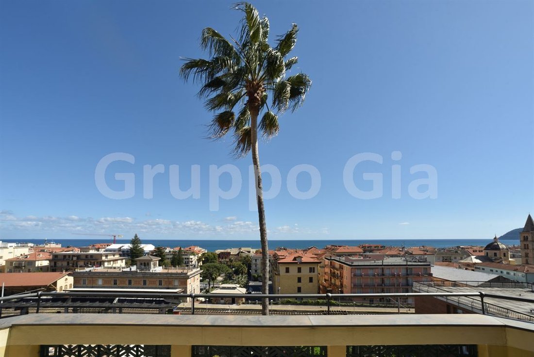 Apartment in Central Hill, Alassio, Liguria 2 - 15937743