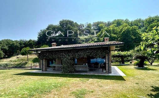Villa in Fossacesia, Abruzzo, Italy 1