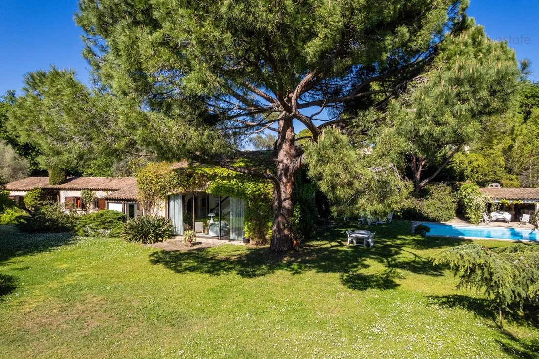 House in Mougins, Provence-Alpes-Côte d'Azur, France 1 - 15558643