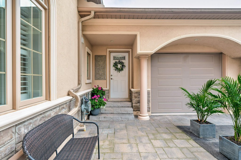 House in Burlington, Ontario, Canada 5 - 15947530