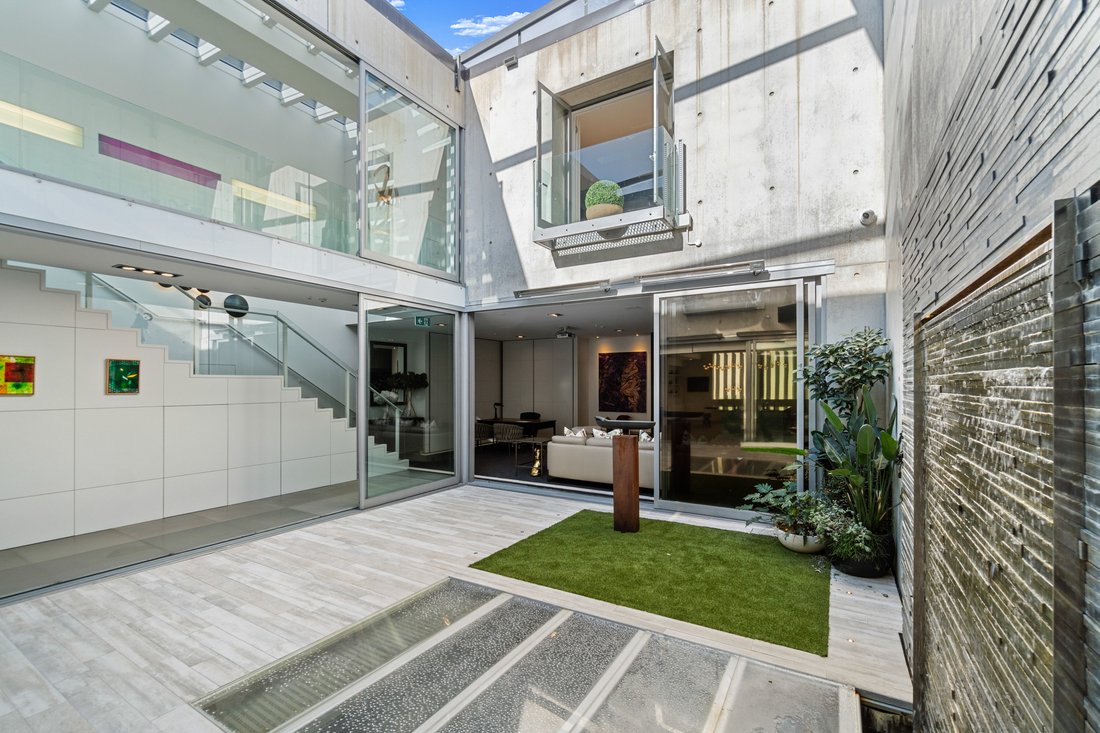 Auckland, Auckland, New Zealand 1 - 15954057