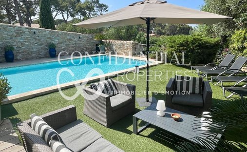 Villa in Sanary-sur-Mer, Provence-Alpes-Côte d'Azur, France 1