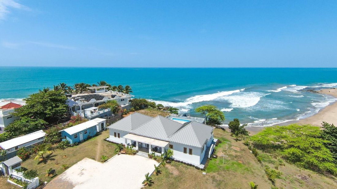 Villa in Treasure Beach, St. Elizabeth Parish, Jamaica 1 - 15954540