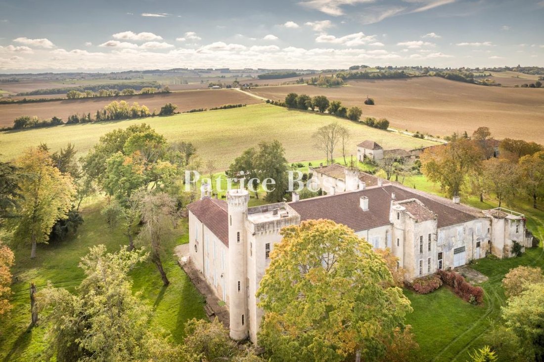 Château des Rêves: An 18th-Century Armagnac Jewel in Occitanie’s Golden Light