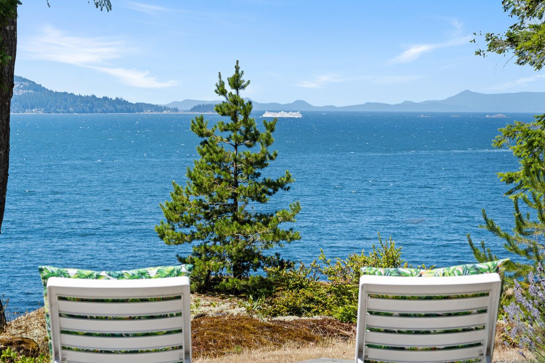 House in Gabriola, British Columbia, Canada 1 - 15955994
