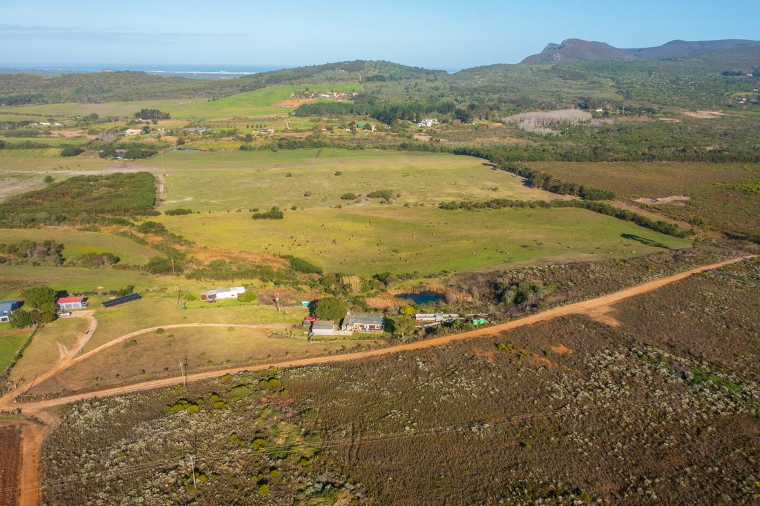 Farm Ranch in Gansbaai, Western Cape, South Africa 5 - 15955320