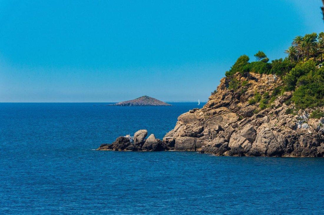Villa in Cala Mastella, Santa Eularia des Riu, Balearic Islands 1 - 15956488