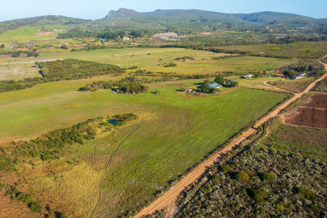 Farm Ranch in Gansbaai, Western Cape, South Africa 3 - 15955320