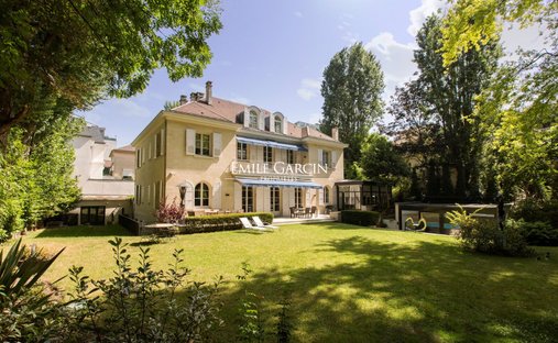 Villa in Saint James-Général Koenig, Neuilly-sur-Seine, France 1