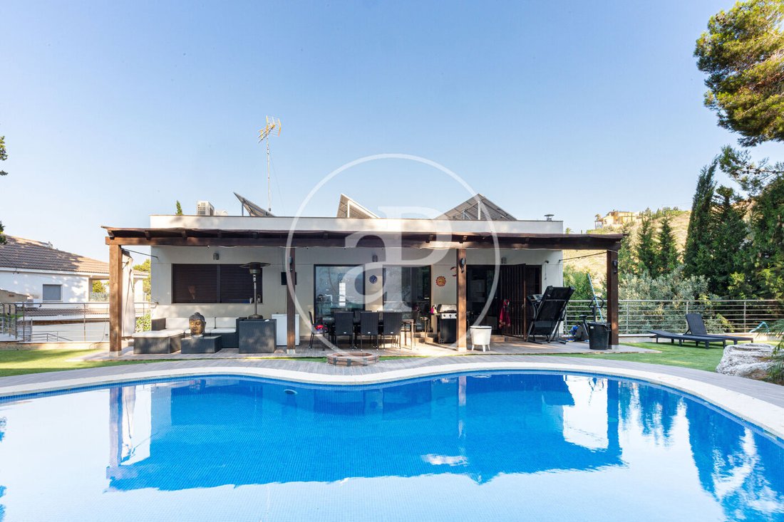 Villa in Chiva, Valencian Community, Spain 1 - 15957687