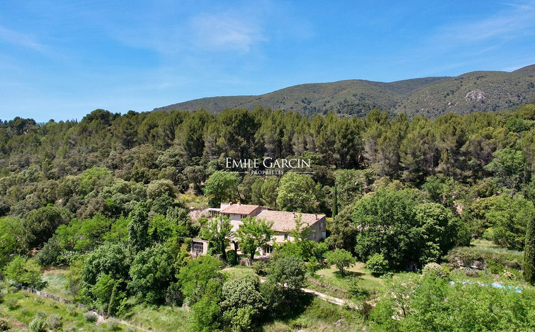 Villa in Vaugines, Provence-Alpes-Côte d'Azur, France 2 - 15955694