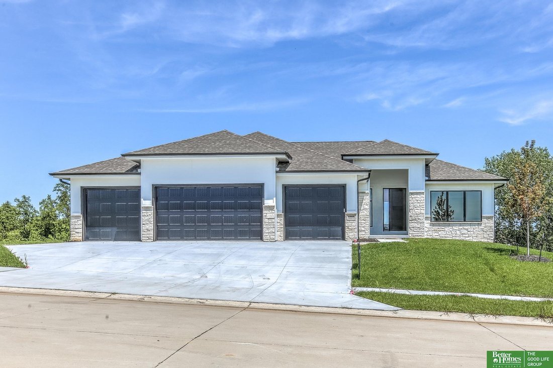 House in Papillion, Nebraska, United States 1 - 15955752