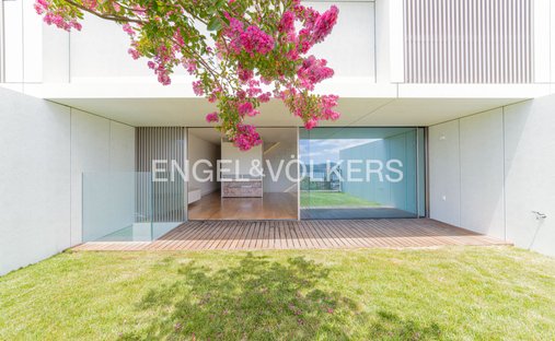 House in Alcantara, Lisbon, Portugal 1