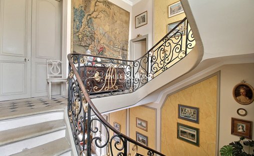 Castle for Sale in Auxerre, Bourgogne-Franche-Comté, France