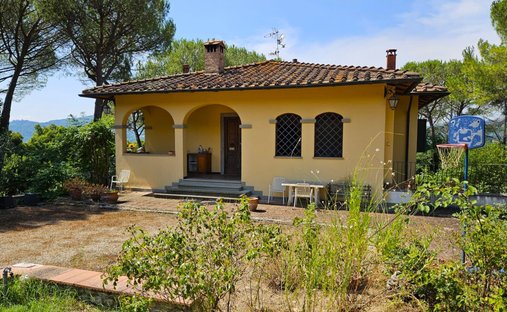 Villa in Barberino di Mugello, Tuscany, Italy 1