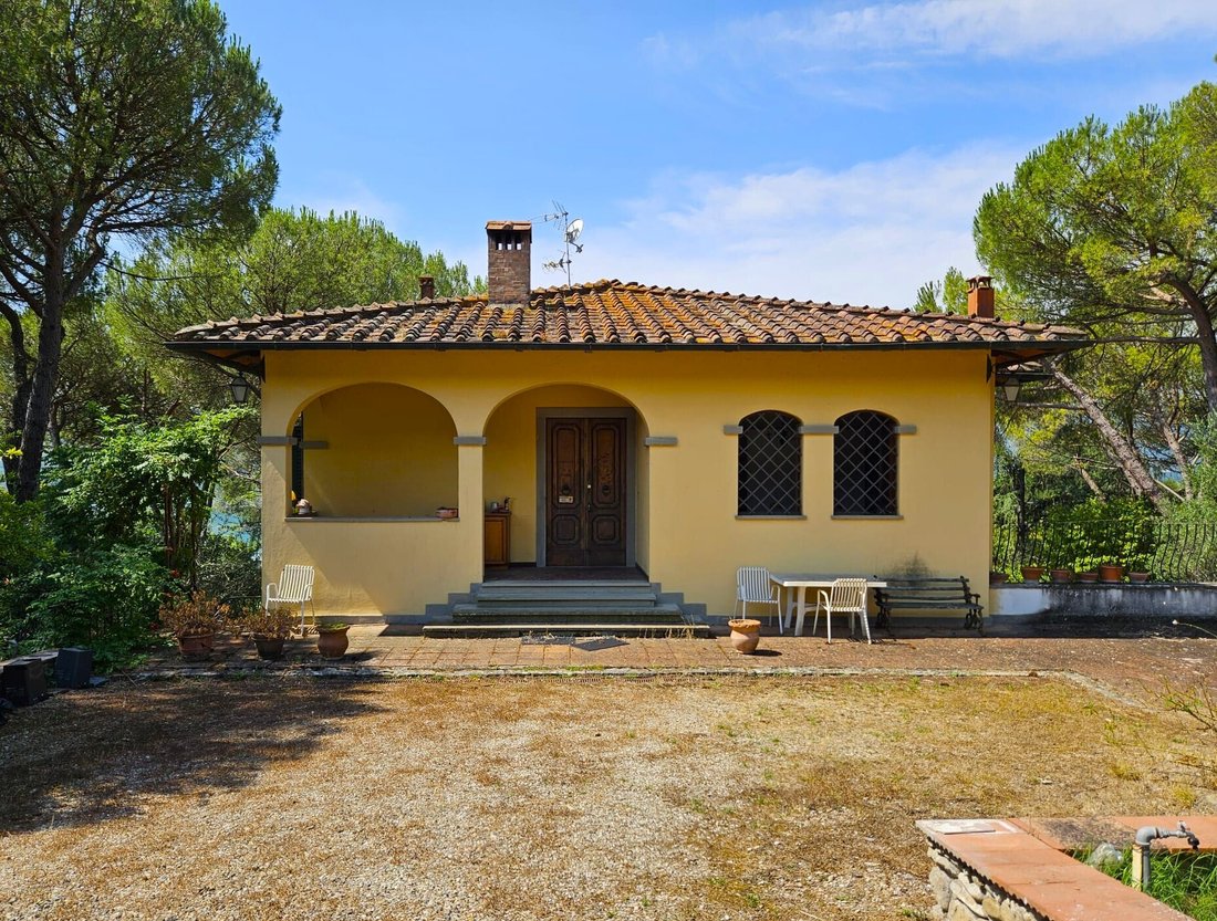 Villa in Barberino di Mugello, Tuscany, Italy 2 - 15956289